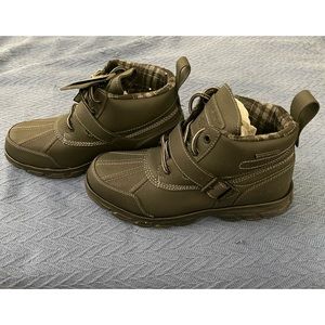 New Marc ecko black boots sz 9.5us men nwt water resistant